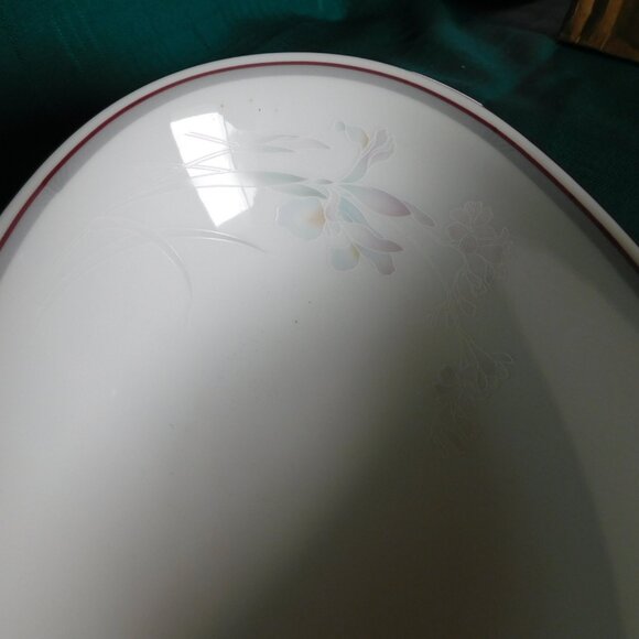 Noritake Malverne 3501 (1983) oval vegetable bowl near mint condition - Picture 3 of 5